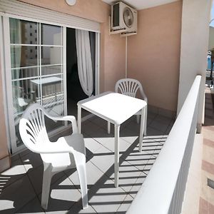 Apartamento con piscina y terraza a 50 metros de la playa